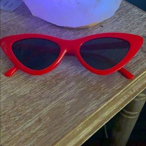 red and black glasses (used only once)